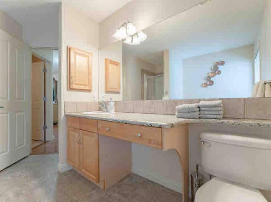 2500 Sq House In Springbank Hill Bl 261818 Villa Calgary Exterior photo